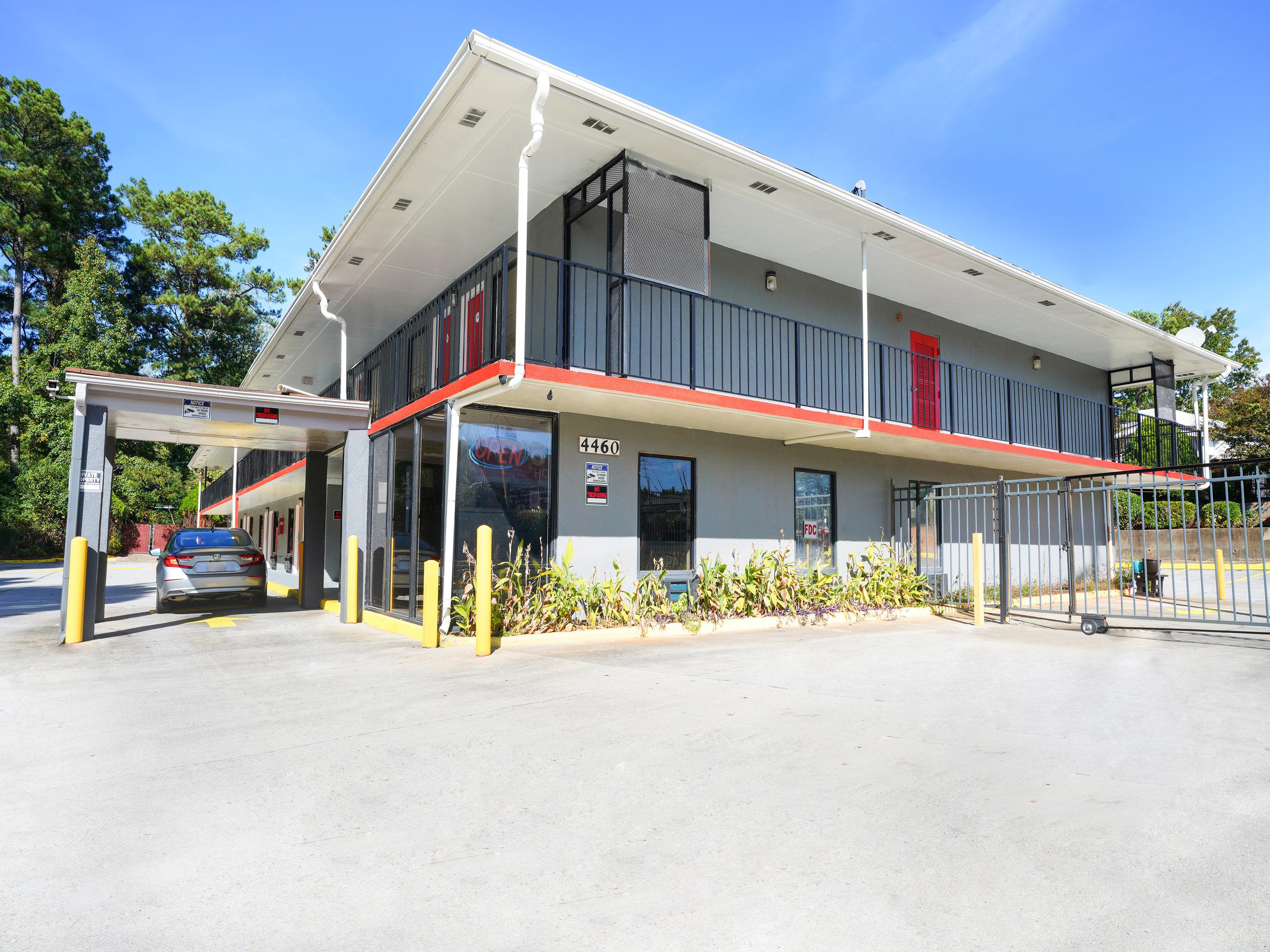 Oyo Hotel Decatur I-285 The Perimeter Exterior photo