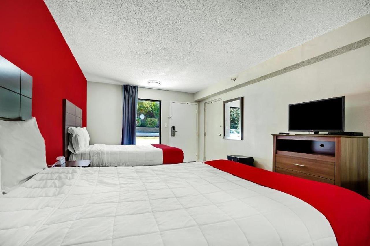 Oyo Hotel Decatur I-285 The Perimeter Exterior photo