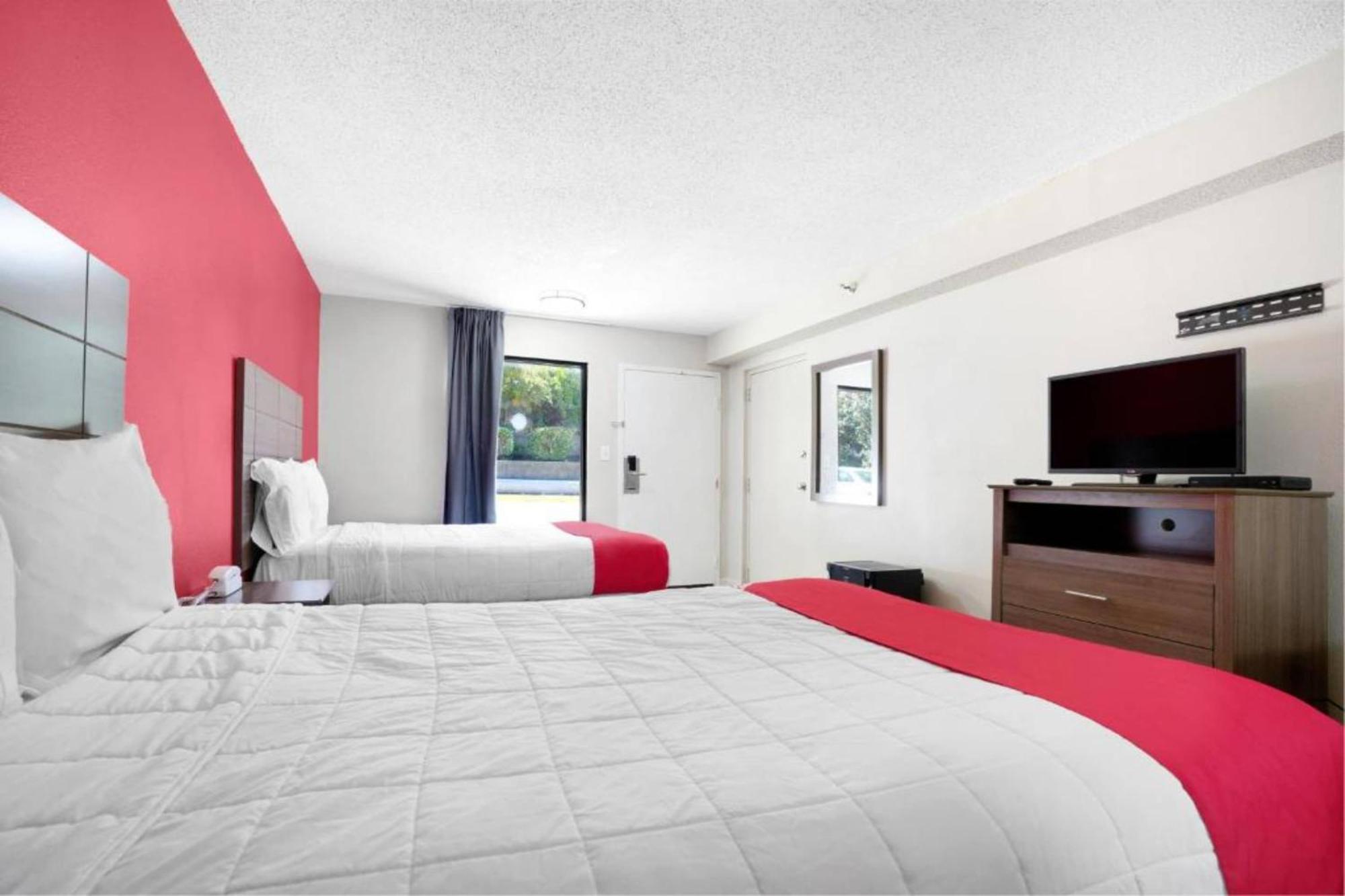Oyo Hotel Decatur I-285 The Perimeter Exterior photo