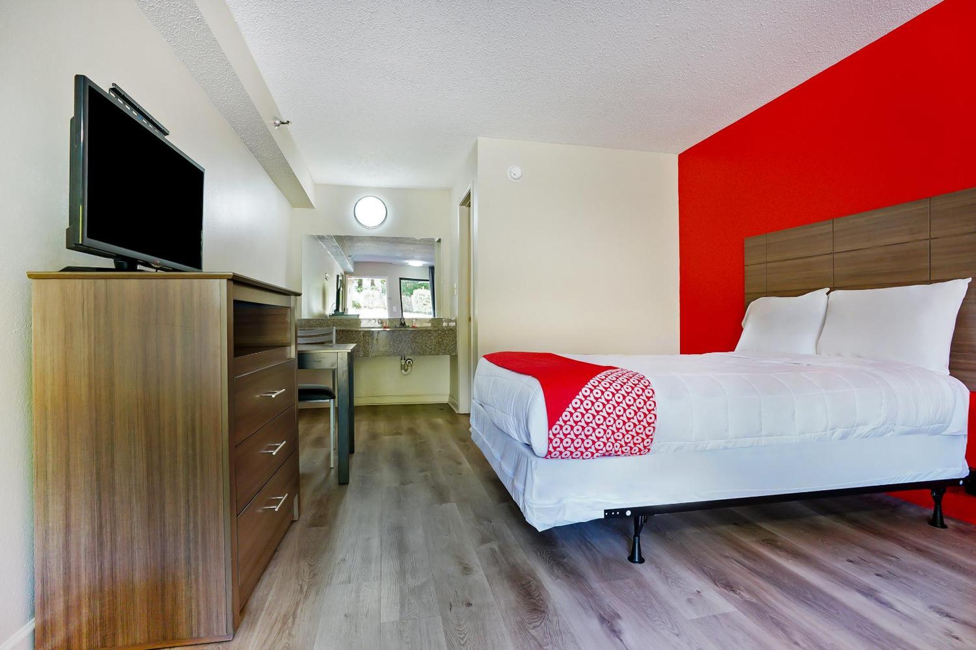 Oyo Hotel Decatur I-285 The Perimeter Exterior photo